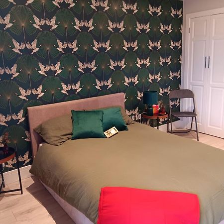 The Crown Radnage Hotel Luaran gambar